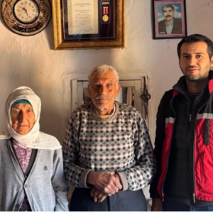 Aziz Şehitlerimizin yakınlarını ve Kıymetli Gazilerimizi ziyaret etmeye devam etmektedir. - fotoğraf 2