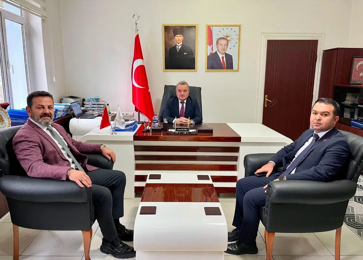 İl Müdürümüz Nejat İLHAN, Bozüyük Kaymakamı Sayın Adem ÖZTÜRK'ü Makamında Ziyaret Etti