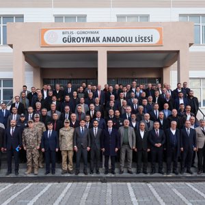 Valimiz Sayın Ahmet Karakaya başkanlığında “Güroymak İlçe Koordinasyon, İstişare ve Muhtarlar Toplantısı” gerçekleştirildi - fotoğraf 4