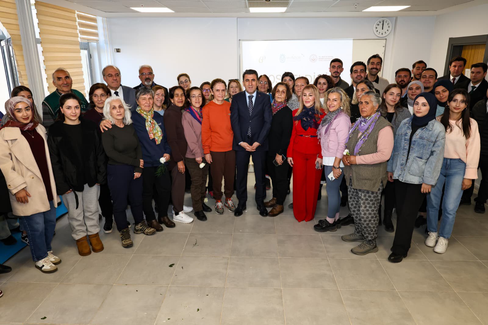 ''60+ Tazelenme Üniversitesi''-''Engelli Dostu Üniversite''