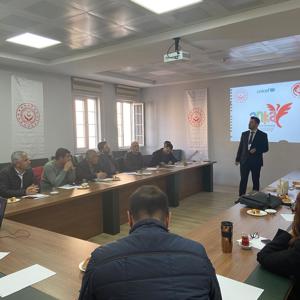 Diyarbakır Aile ve Sosyal Hizmetler İl Müdürlüğümüz tarafından, çocuk alanında hizmet veren ÇES, İÇES, ÇEKOM ve Refakatsiz Çocuk Kuruluşlarında görev yapan idareciler ve meslek elemanlarına yönelik olarak, 2 Anka 3.0 Sisteminin tanıtımı gerçekleştirildi. - fotoğraf 3