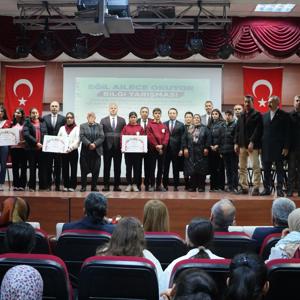 2025 Aile Yılı kapsamında Eğil ilçemizde, liseli öğrencilerimize yönelik olarak yürütülen “Eğil Ailece Okuyor” projesi çerçevesinde düzenlenen Liseler Arası Bilgi Yarışması gerçekleştirildi. - fotoğraf 8