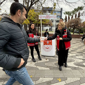 Akhisar’da “Dijital Dünyada Çocuk Hakları Sözleşmesi İmza Kampanyası” Tanıtımı Yapıldı - fotoğraf 2