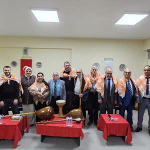 Huzurevinde Şiir, Söyleşi ve Türkü Dolu Anlamlı Etkinlik Gerçekleştirildi - fotoğraf 2