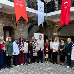 Kültür Yolu Festivali Kapsamında “Sanatla Yaşam Sergisi” - fotoğraf 3