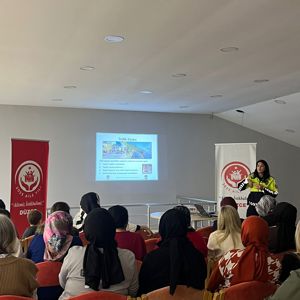 Düzce İl Emniyet Müdürlüğü tarafından Personelimize Karayolu Trafik Güvenliği Eğitimi Verildi. - fotoğraf 2