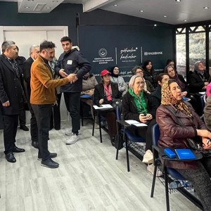 Vali Yardımcımız Sayın Aydın ERGÜN 'Yükselen Kadınlar Girişimcilik Eğitim Tırı'nı Ziyaret Etti - fotoğraf 3