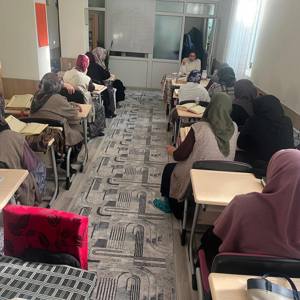 Kadına yönelik şiddetle mücadele ve toplumsal farkındalığın artırılması amacıyla, Hacı Saliha Işıksaçan Camii Kur’an Kursu, Hz. Ömer Camii Kur’an Kursu ve Hacı Ömer Tavsatmaz Camii Kur’an Kursu kursiyerlerine yönelik eğitim - fotoğraf 1