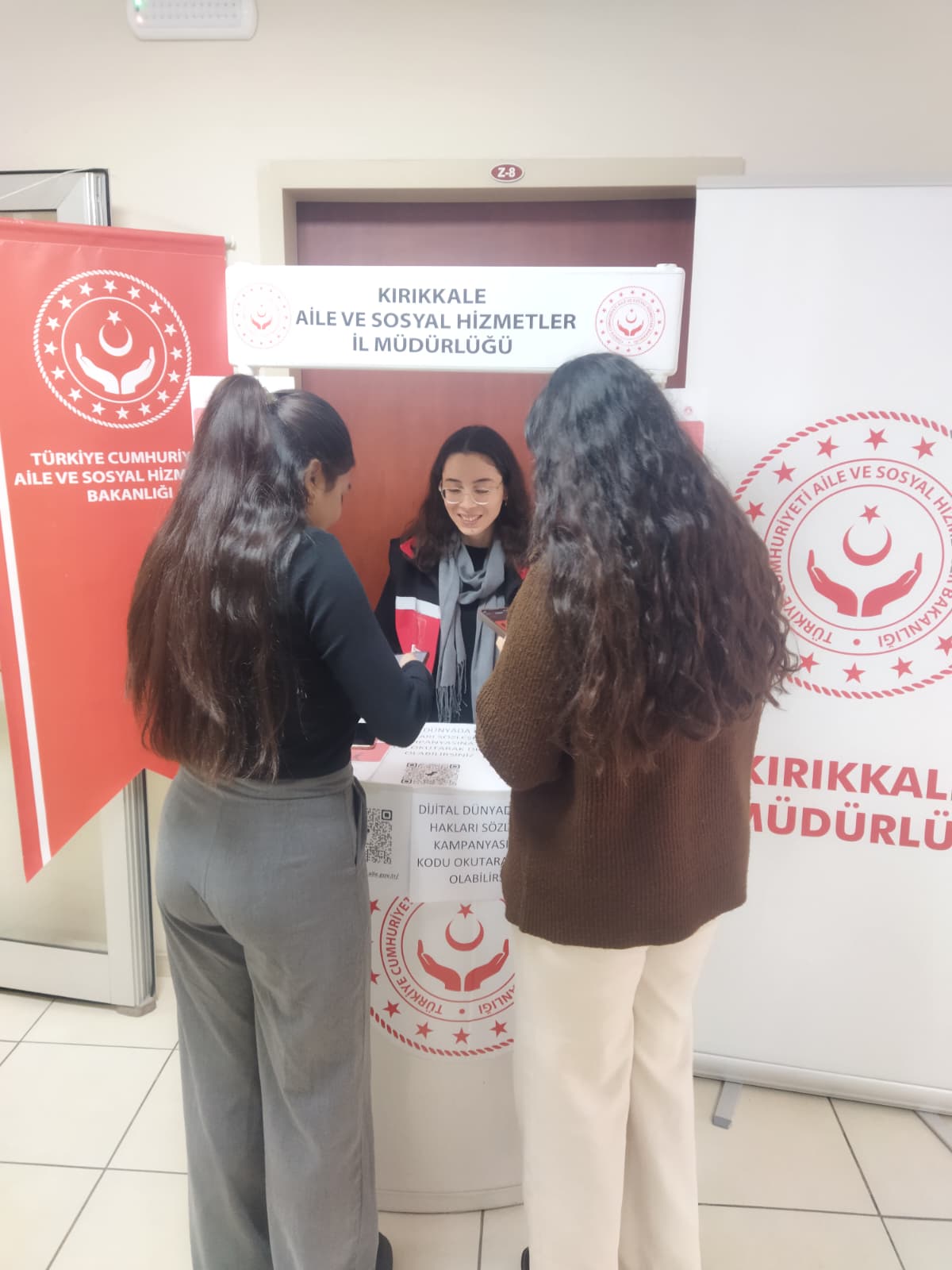 Dijital Dünyada Çocukların Yanındayız