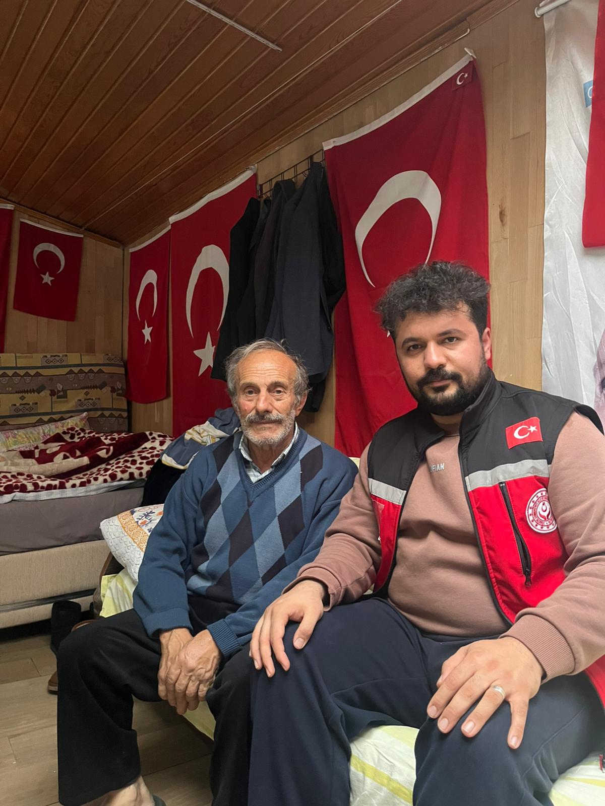 Vatan Uğruna Canlarını Feda Eden Aziz Şehitlerimizin Kıymetli Emanetlerini ve Kahraman Gazilerimizi İl Genelinde Ziyaret Etmeye Gönüllere Dokunmaya Devam Etmektedir