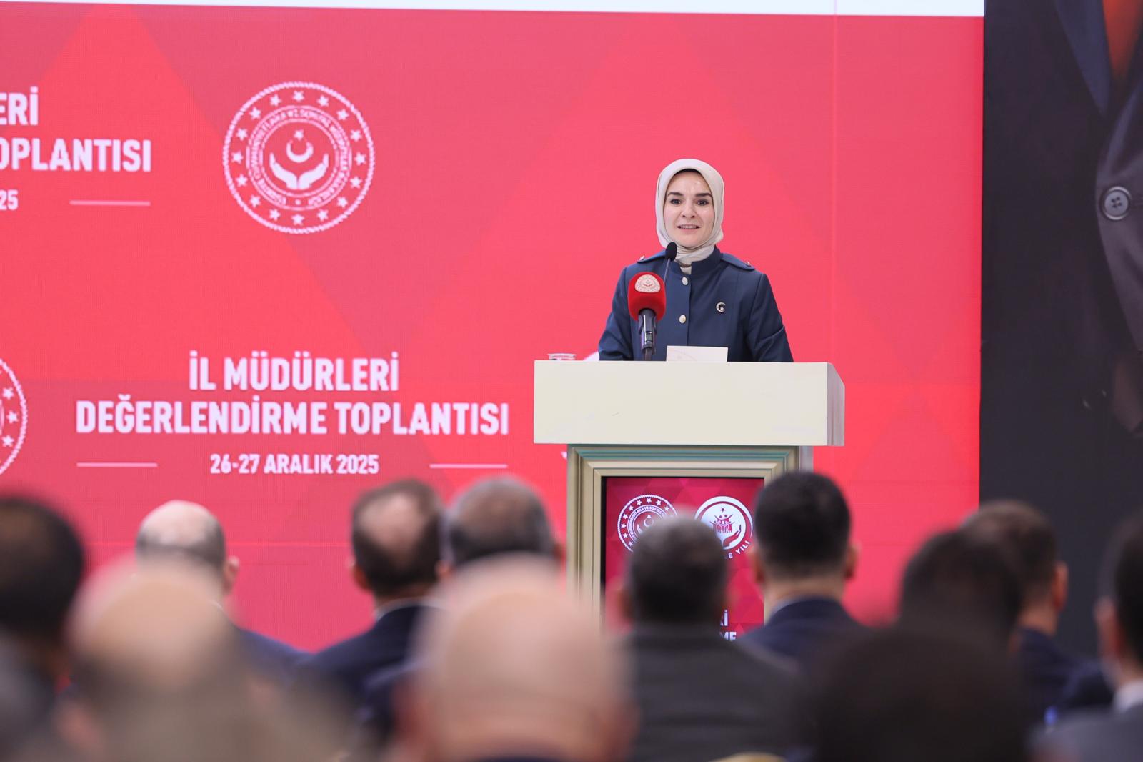 Bakanımız Sayın Mahinur ÖZDEMİR GÖKTAŞ başkanlığında gerçekleştirilen İl Müdürleri Değerlendirme Toplantısı, 81 il müdürümüzün katılımıyla gerçekleştirilmiştir.