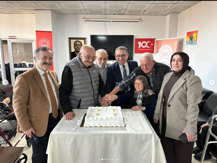 İl Müdürümüz Sayın Adem YÜCEL, Suluova Hacı Muammer Koca Huzurevi Yaşlı Bakım ve Rehabilitasyon Merkezini ziyaret etti.