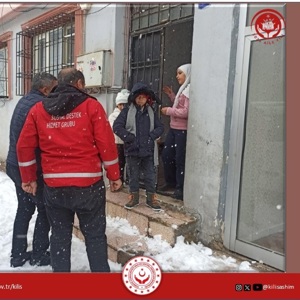 İl Müdürlüğümüze bağlı Sosyal Hizmet Merkezi Müdürlüğü  personeli tarafından evinde yalnız yaşayan ve tek ebeveynli ailelerimizi ziyaret edip, acil ihtiyaçlarını tespit ediyoruz. - fotoğraf 1