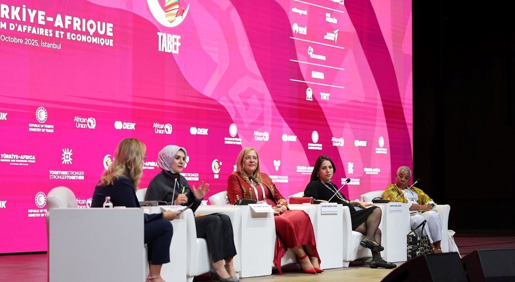 Bakanımız Göktaş, Kadın Liderliği ve Girişimcilik Diyaloğu Paneli'nde konuştu