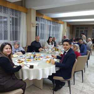 Edirne Valisi Yunus SEZER, Eşi Canan SEZER Hanımefendi İle Birlikte Edirne Huzurevi'ni Ziyaret Etti. - fotoğraf 3