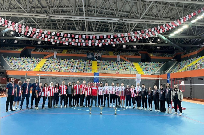 İl Müdürlüğümüzce Düzenlenen Personel Arası Voleybol Turnuvası Kapsamında Final Maçı Gerçekleştirildi.