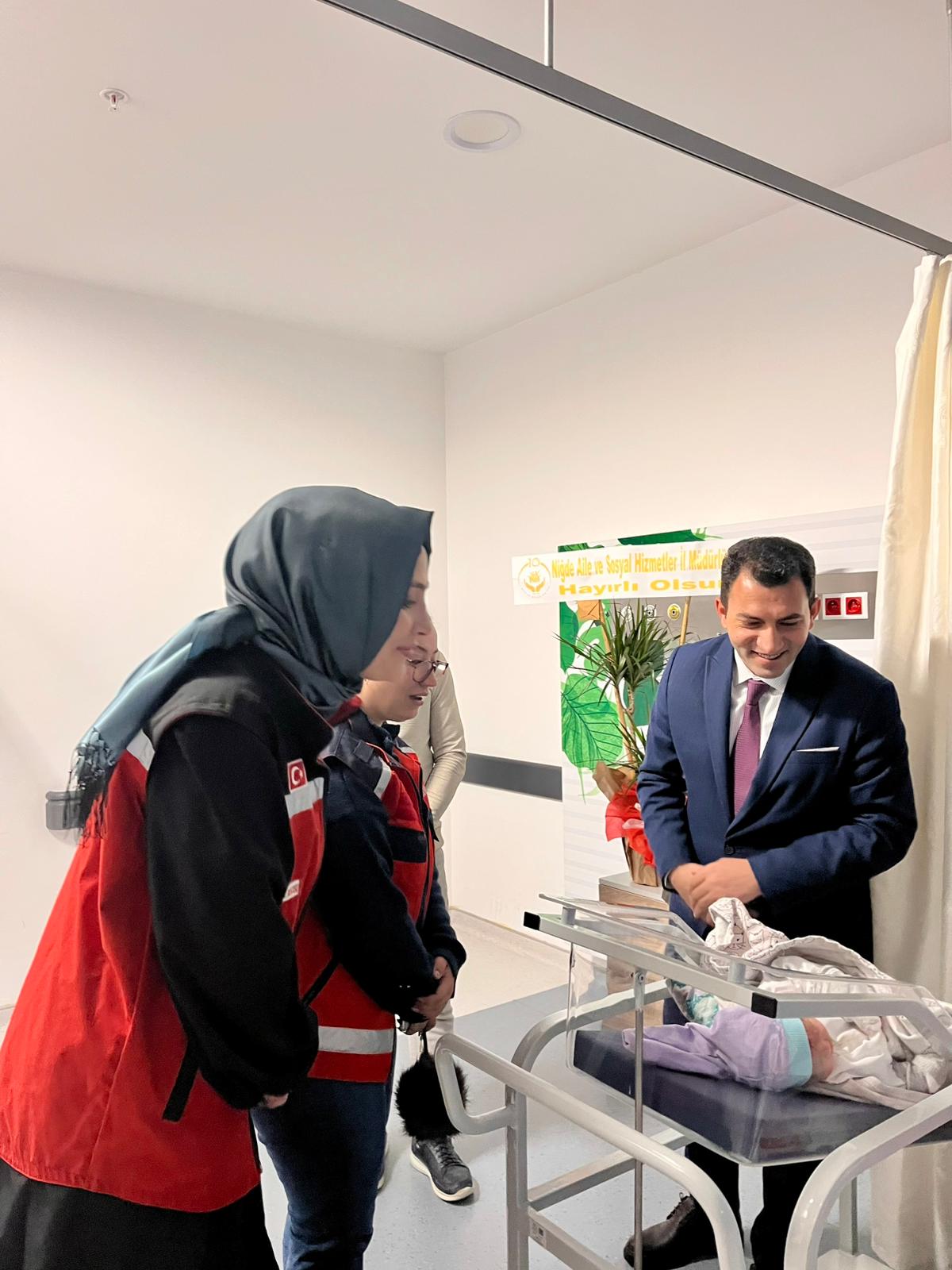 Yeni Yılın İlk Bebeği ve Ailesine Tebrik Ziyareti