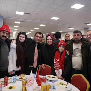 Bakanımız Göktaş, Sarıkamış'ta şehit ve gazi aileleri onuruna verilen yemeğe katıldı - fotoğraf 1