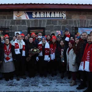 Bakanımız Göktaş, Sarıkamış'ta şehit ve gazi aileleri onuruna verilen yemeğe katıldı - fotoğraf 5