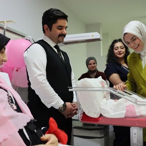 Bakanımız Göktaş'tan doğum yapan annelere "yeni yıl" ziyareti - fotoğraf 8