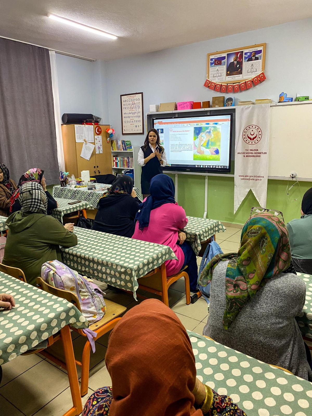 Koruyucu Aile Hizmeti Tanıtımı Termal Halk Eğitim Merkezi’nde Gerçekleştirildi