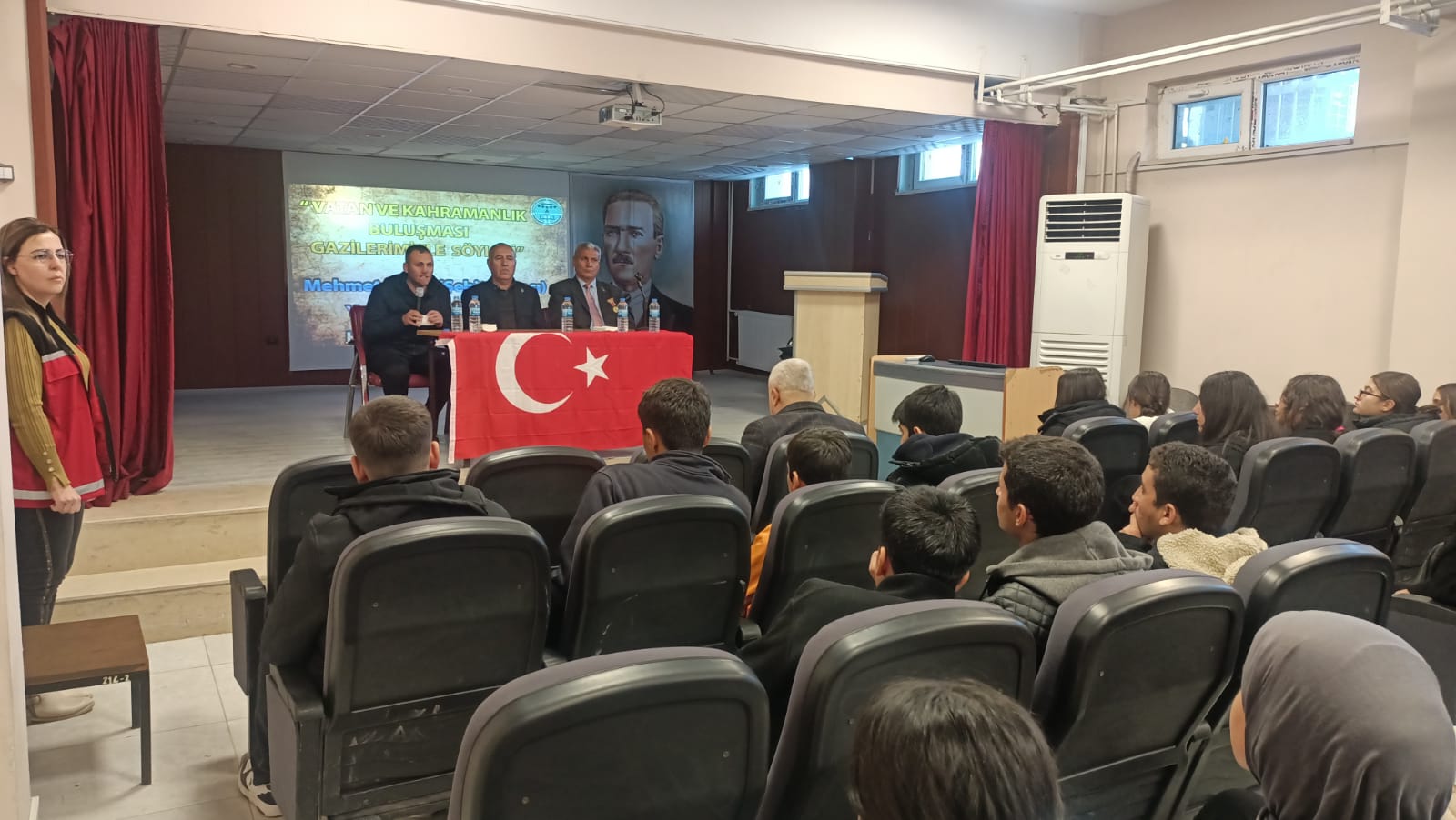 “Vatan ve Kahramanlık Buluşmaları”nı Borsa İstanbul Anadolu Lisesi’nde Gerçekleştirdik