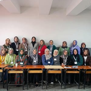 Modüler Aile Eğitim Programı Kapsamında Orta Ve Geç Çocukluk Dönemi İle Ergenlik Dönemi Ele Alındı - fotoğraf 1