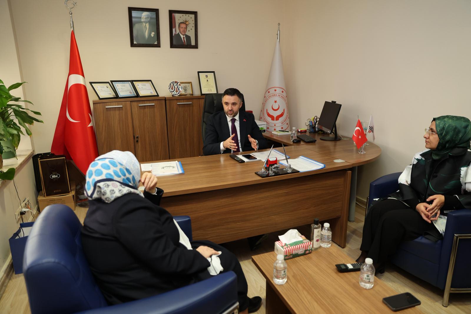 İl Müdürümüz Sn. Ömer TURAN ile Yüzyılın Aile ve Gençlik Hareketi Derneği Başkanı Sn. Güleser TOPUZ Arasında Görüşme Gerçekleştirildi