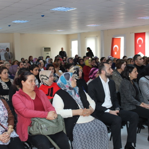 “Uluslararası Kadına Yönelik Şiddetle Mücadele Günü” Kapsamında Düzenlenen Konferansımız - fotoğraf 5