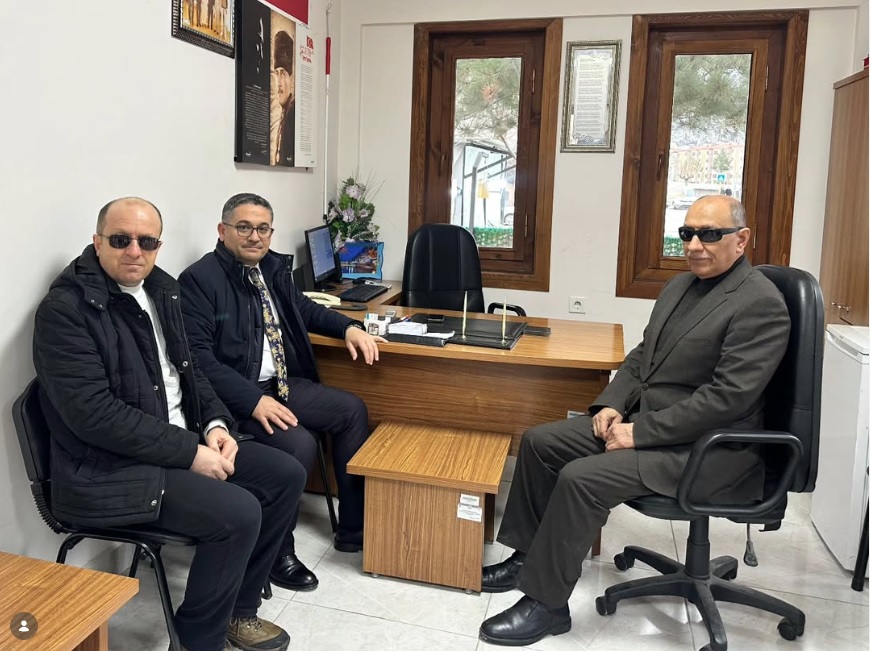 İl Müdürümüz Adem YÜCEL, 7 - 14 Ocak Dünya Beyaz Baston Görme Engelliler Haftası kapsamında Sayın Musa DEMİRYARAR' ı ziyaret etti.