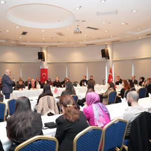 “Bilinçli Eller Mutlu Hayatlar” Projesi Kapsamında Yaşlanma Süreci ve Bakım Uygulamaları Ele Alındı - fotoğraf 3