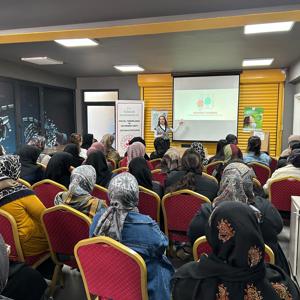  GÜNEY ADANA AİLE DESTEK MERKEZİ KURSİYERLERİNE YÖNELİK MODÜLER AİLE EĞİTİM PROGRAMI KAPSAMINDA KENDİNİ BİLMEK KONUSUNDA EĞİTİM  VERDİK - fotoğraf 1