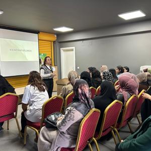  GÜNEY ADANA AİLE DESTEK MERKEZİ KURSİYERLERİNE YÖNELİK MODÜLER AİLE EĞİTİM PROGRAMI KAPSAMINDA KENDİNİ BİLMEK KONUSUNDA EĞİTİM  VERDİK - fotoğraf 3