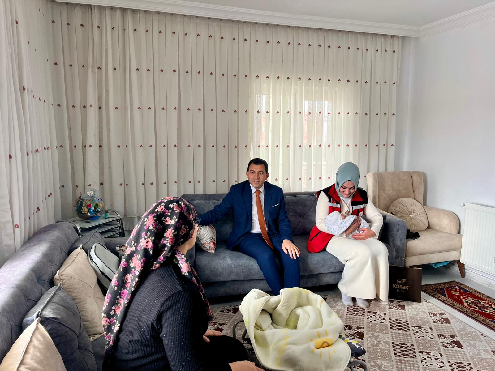 Sazlıca Beldesinde Yeni Doğan Bebek Ziyareti