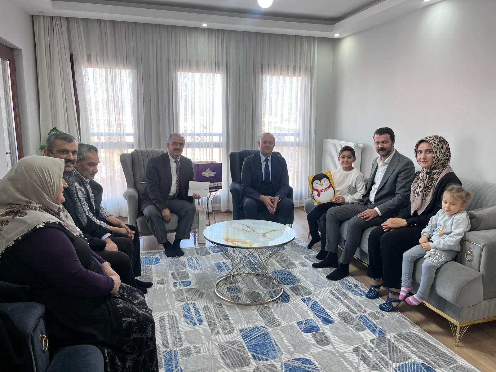 Şehidimiz Servet Akkuş’un Emaneti Bora’nın İlk Karne Sevinci 