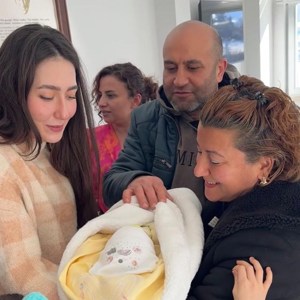 “Geçici Koruyucu Aile” modelinin 100’üncü Bebeği Ege Berk, Samsun’da koruyucu ailesiyle buluştu - fotoğraf 1