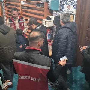Miraç Gecesi’nde “Mü’minin Miracı Namaz” Kitapçığı Vatandaşlarla Buluştu. - fotoğraf 3