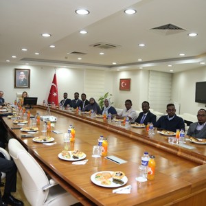 SOMALİ FEDERAL CUMHURİYETİ ÇALIŞMA VE SOSYAL İŞLER BAKANLIĞI HEYETİ GENEL MÜDÜRLÜĞÜMÜZÜ ZİYARET ETTİ - fotoğraf 4