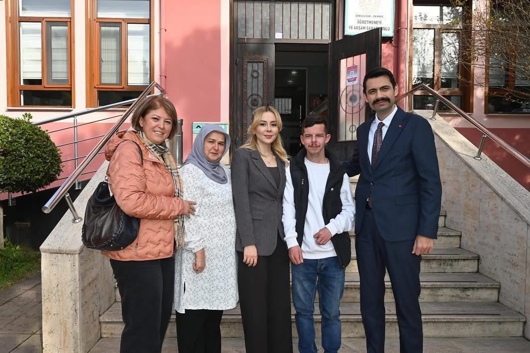 3 Aralık Dünya Engelliler Günü kapsamında Devrek’teki tüm engelli ve engelli aileleri yararına yemek programı düzenlendi.