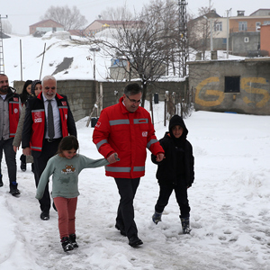 Bitlis’te Aile Sosyal Destek Programı ile Binlerce Haneye Ulaşıldı: “Biz Büyük Bir Aileyiz” - fotoğraf 1