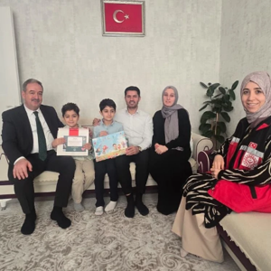 Şehit ve Gazi Çocuklarıızın İlk Karne Sevinci - fotoğraf 1