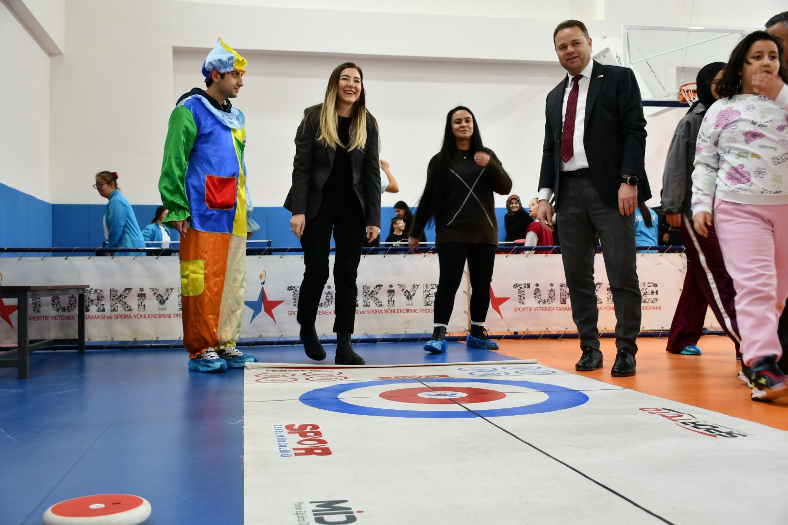 II. Ulusal Otizm Eylem Planı ile İl Gençlik ve Spor Müdürlüğü’nün Ocak ayı “Mutlu Çarşamba” Projesi kapsamında, otizmli bireylerin de aralarında bulunduğu özel gereksinimli bireylere yönelik bir dizi etkinlik gerçekleştirildi.