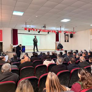 Alaçam’da Kurum Personeline Yönelik Bağımlılıkla Mücadele Eğitimi Düzenlendi - fotoğraf 6