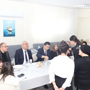 ADANA ÇOCUK EVLERİ SİTESİ MÜDÜRLÜĞÜNDE İÇLİ KÖFTE YARIŞMASI HEYECANI - fotoğraf 3