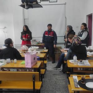 Demirci’de Kadına Yönelik Şiddetle Mücadele Eğitimi Düzenlendi - fotoğraf 2