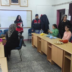 Demirci’de Kadına Yönelik Şiddetle Mücadele Eğitimi Düzenlendi - fotoğraf 3