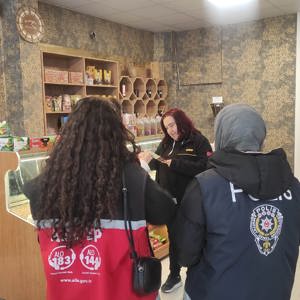 Demirci’de Esnaflara Yönelik Kadına Yönelik Şiddetle Mücadele Çalışması Yapıldı - fotoğraf 5