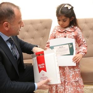 Kahraman Gazimiz ve Kıymetli Ailesini İlk Karne Heyecanı Projesi Kapsamında Ziyaret Ettik.            - fotoğraf 2