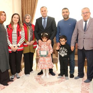Kahraman Gazimiz ve Kıymetli Ailesini İlk Karne Heyecanı Projesi Kapsamında Ziyaret Ettik.            - fotoğraf 6