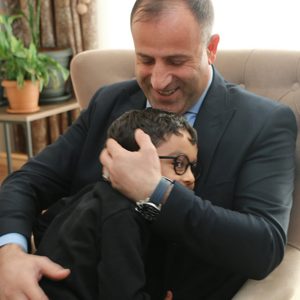 Kahraman Gazimiz ve Kıymetli Ailesini İlk Karne Heyecanı Projesi Kapsamında Ziyaret Ettik.            - fotoğraf 8